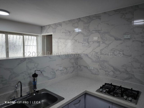 Apartamento En Alquiler En Horizonte 24-27430 Cs