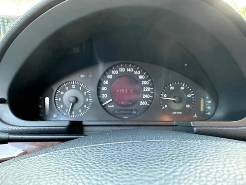 Imagen 19 de 22 de Mercedes-benz Clase E 200 Cdi Classic At