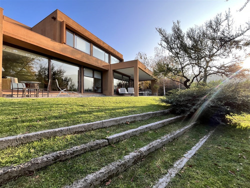 Casa En Venta De 6 . No Perimetral ,sector Craighouse