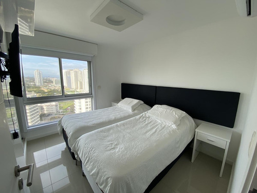 Imagen 15 de 30 de Wind Tower Parada 7 De La Brava, Punta Del Este. Espectacular Apartamento En Piso Alto Equipado.