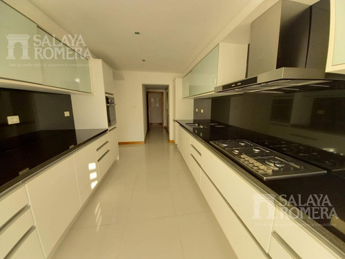 Imagen 19 de 23 de Venta - Playa Brava - 3 Dormitorios Y Servicio