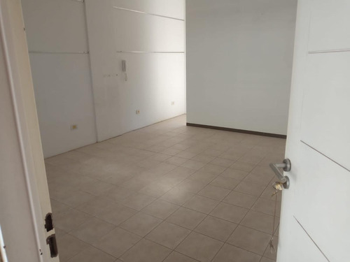 Imagen 8 de 9 de Oficina En Venta En Condominio Las Recovas, Pilar