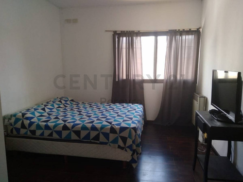 Imagen 30 de 30 de 132 Entre 64 Y 65. Departamento De Dos Dormitorios En Venta, Los Hornos.-
