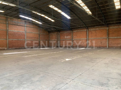 Renta De Bodega Zona Blvd.hermanos Serdan-15 De Mayo- La Libertad
