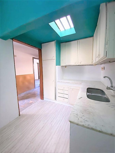 Casa En Planta Baja, Independiente, Al Frente Con Patio
