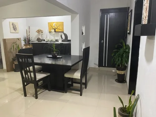 Hermosa Casa Dúplex Recién Renovada Con 4 Recamaras, Amplios Espacios Y Excelente Equipamiento