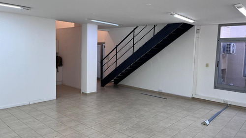 Cerro Venta Oficina Con Una Cochera A Metros Mujer Urbana