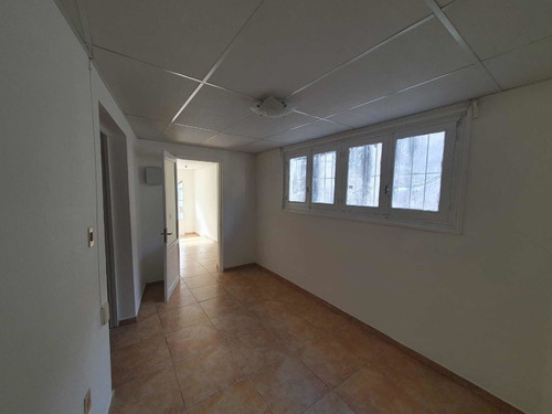 Alquilo Hermosa Y Amplia Casa De 2 Dorm En La Comercial!!