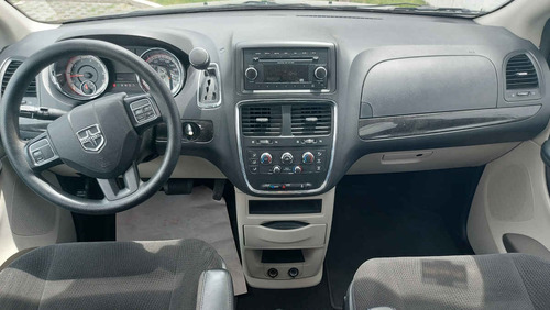 Imagen 9 de 13 de Chrysler Grand Caravan 2018 5p Se V6/3.6 Aut