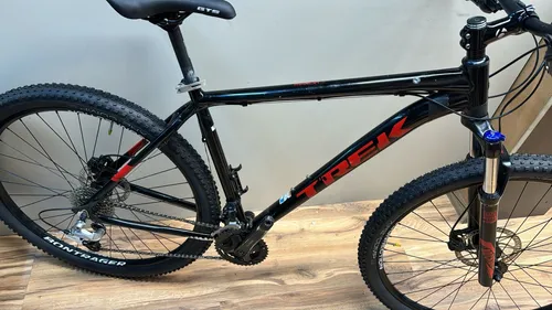 Trek marlin 7 21.5 2025