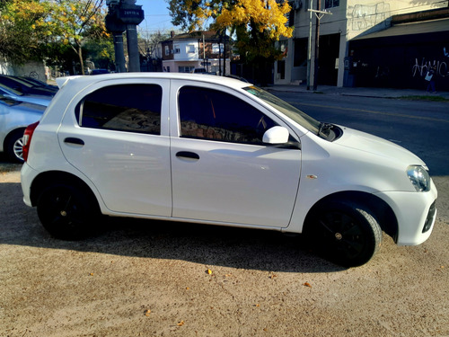 Toyota Etios 1.5 Sedan X