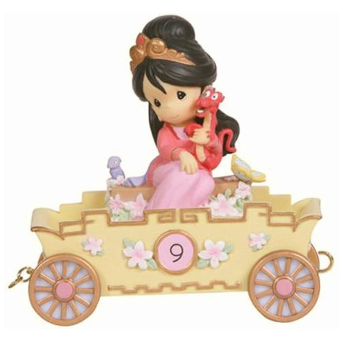 Disney Show Case Collection Collectible Figurine