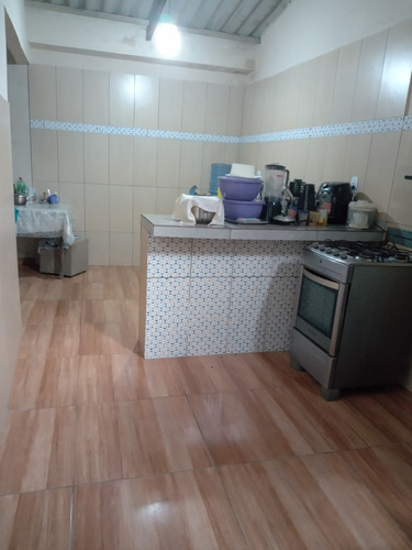 Vende Se Está Casa.com Um Quarto,esala E Cozinha Pronta, 