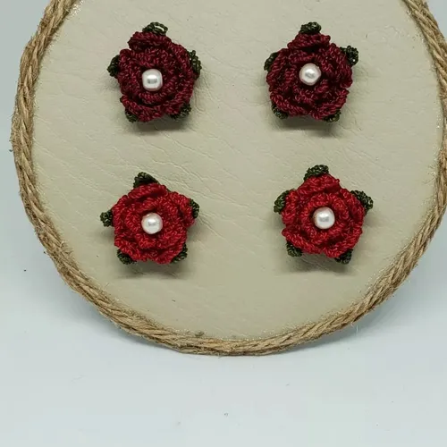 Mini Aretes De Flor Elaboradas En Crochet.