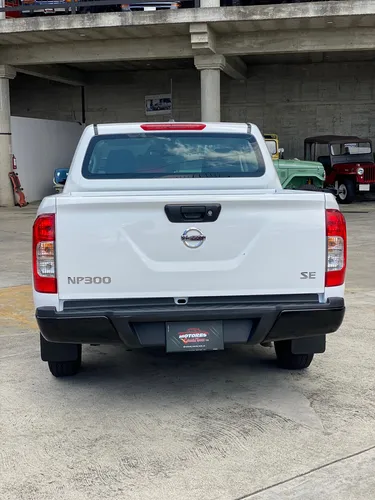 Pick Up Nissan A Gasolina