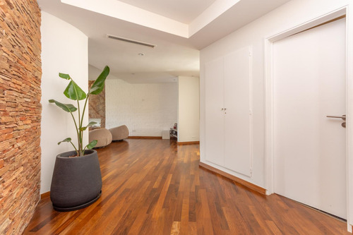 Casa En Venta - 8 Ambientes - Barrio Septiembre - Escobar - Con Cine Y Pileta Climatizada