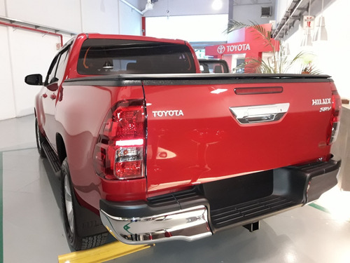 Toyota Hilux 2.8 Cd Srv 177cv 4x2 6mt My21