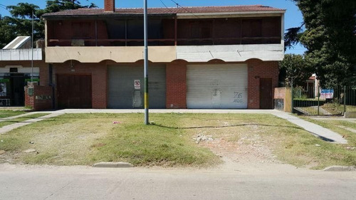 Imagen 4 de 17 de Retasado! Local Al Frente Sobre Av. Della Paolera