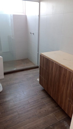 Preciosa Residencia En Misión San Jerónimo, 5 Habitaciones, Sótano, 6.5 Baños..