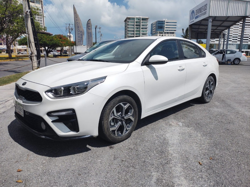 Imagen 1 de 13 de Kia Forte Lx