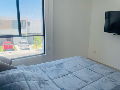 Casa En Renta En Codominio Alhandra, Zakia, Querétaro 3 Rec, 12,5k. Gps