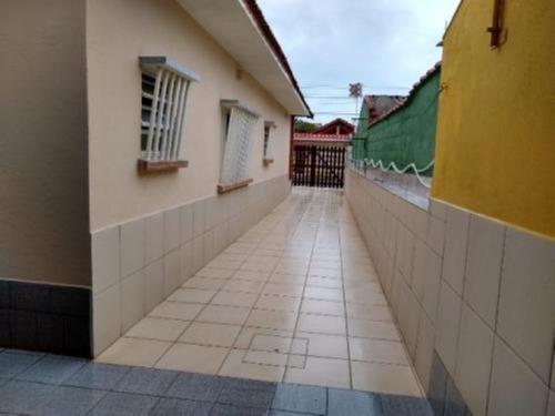 Imagem 3 de 13 de Linda Casa Localizada À 450m Do Mar, Com Churrasqueira E Área De Lazer Em Itanhaém, Litoral Sul De Sp.