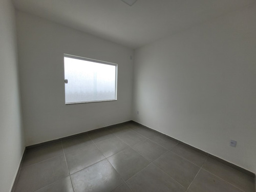 Imagem 11 de 20 de Casa Em Itaipuaçu, 2 Quartos, Churrasqueira. Próximo A Praia E Condução. 750