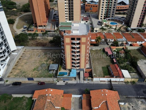Apartamento En Venta En Ubicado En El Triangulo De La Zona Este De Barquisimeto Lara, Rc
