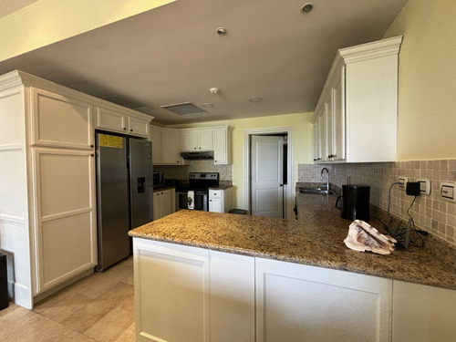 Venta Apartamento En Primera Linea De Playa Cap Cana, Punta Cana.
