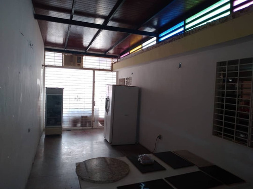 Imagen 8 de 11 de Palo Negro / Lisbeth Garcia +584128676402