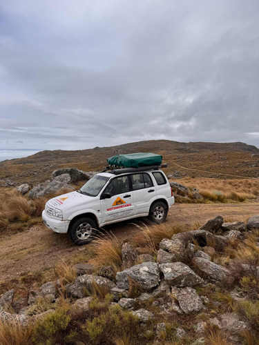 Alquiler De Gran Vitara Con Carpa De Techo