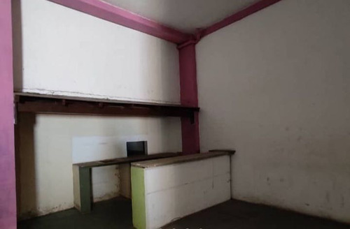 Vendo 2 Locales Comerciales Unidos En Higuerote