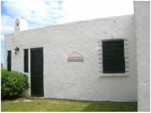 Casa En Playa Brava!- Ref: 3341