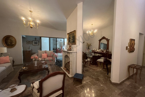 Hogar De Lujo En Colonia Chapultepec, Comodidad Y Estilo En 1 Nivel.
