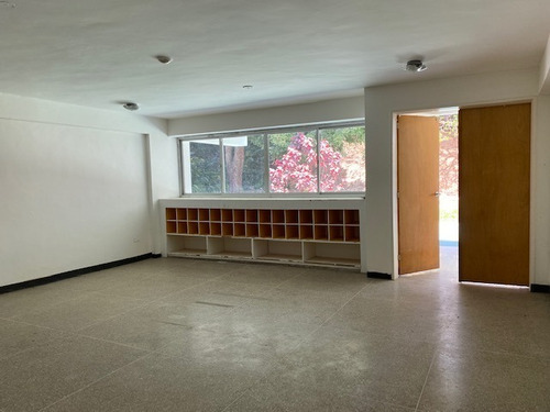 Imagen 12 de 30 de Venta De Edificio Educacional En Prados Del Este, Para Colegio O Preescolar Con 12 Salones Mas Patio Amplio Al Aire Libre, Mas Casa Anexa