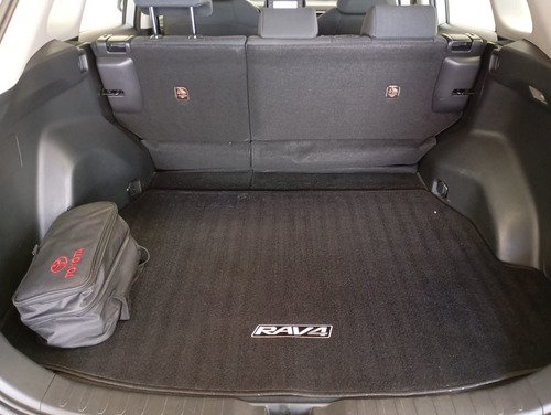 Toyota RAV4 2.5 Le At