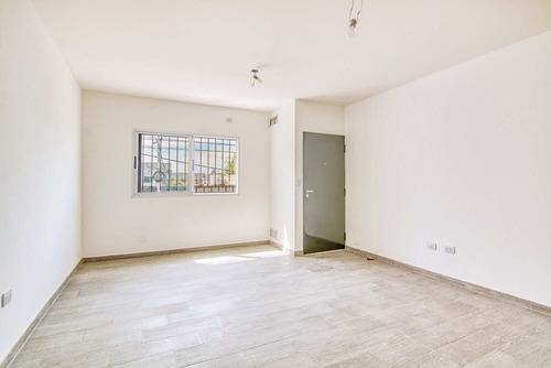 Ph A Estrenar En Venta Listo Para Escriturar!! En Remedios De Escalada, Lanús