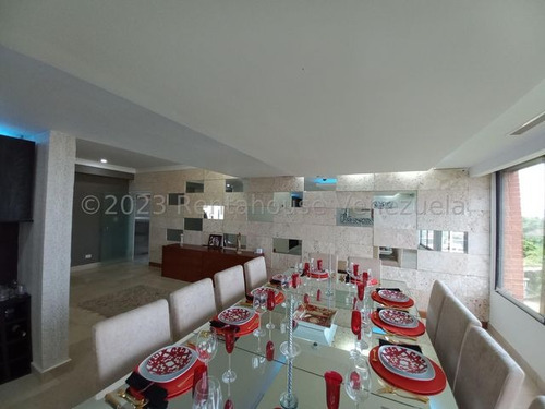 Ana Torres. Apartamento En Venta 24-283 En Lomas Del Mirador
