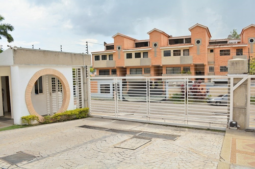 Imagen 28 de 29 de Townhouse En Alquiler, Piedras Pintadas En Res. Monte Plata, Valencia LG