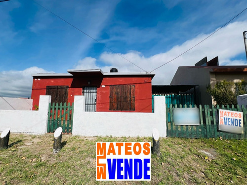 Venta Chalet Mar Del Tuyu Medio Lote Propio A 6 Cuadras Del Mar - 6 E/ 61 Y 62