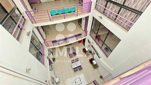 15% Bajo Tasación. Edificio De 4 Pisos De Múltiples Espacios