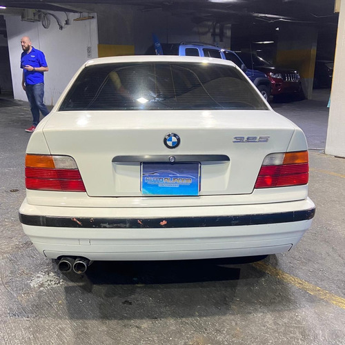 Imagen 6 de 16 de Bmw 325