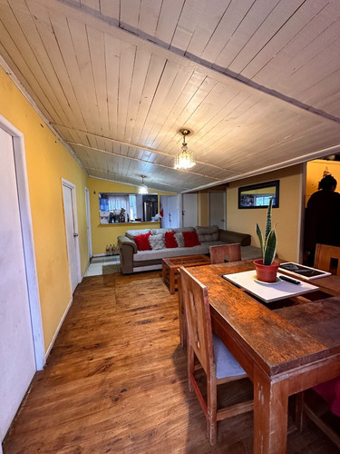 Casa De Un Piso A 5 Cuadras De La Playa Pichidangui