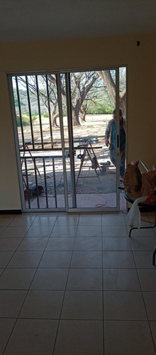 Imagen 9 de 22 de Alquilo Casa Con Zona Verde