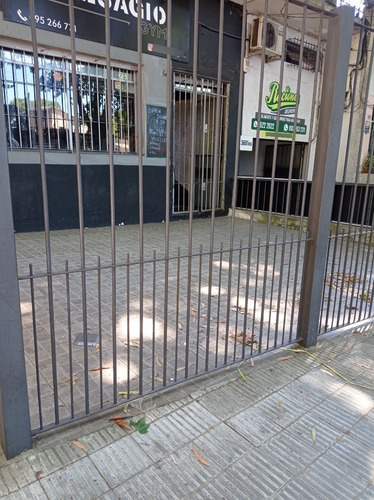 Imagen 1 de 6 de Escucha Ofertas!! Local Comercial Sobre Avenida Rivera