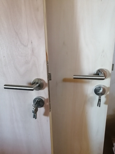 Puerta Interior 80cm,cerradura Y Manija En L Marco Pino 14cm