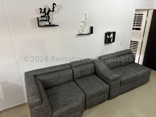 Dennymar, Vende Apartamento Amoblado En Urb Priv Al Este De La Ciudad, Conectado A Planta, Areas Sociales, 2hab, 2baños, Ambientado Para Brindar Total Confort Para Vivir Y Descansar, Contáctame B4b5b4