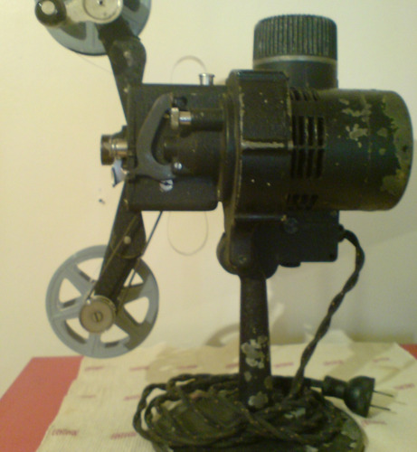 Proyector 16 Mm. Vintage Funcionando Oferton 80v.