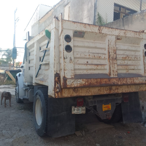 Camion Volteo Freightliner M2 35k