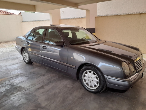 Imagem 8 de 10 de Mercedes E340